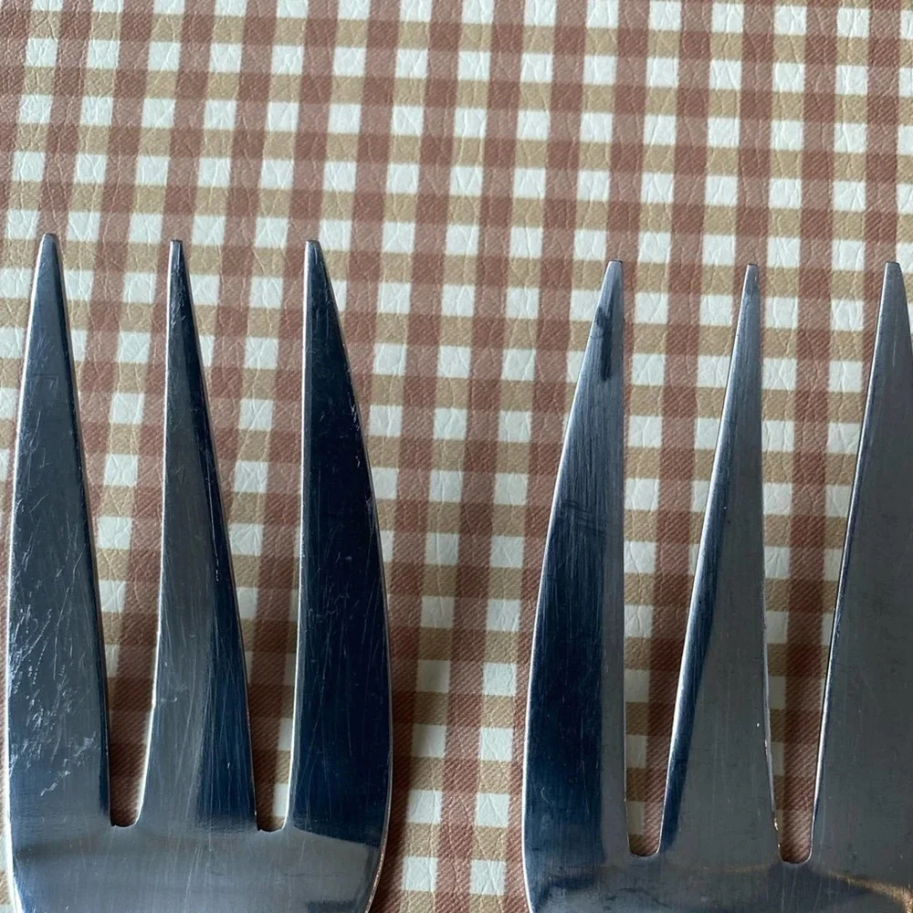 2 GIBSON 18/0 STAINLESS Silverware Steak/ Meat Serving‎ Fork